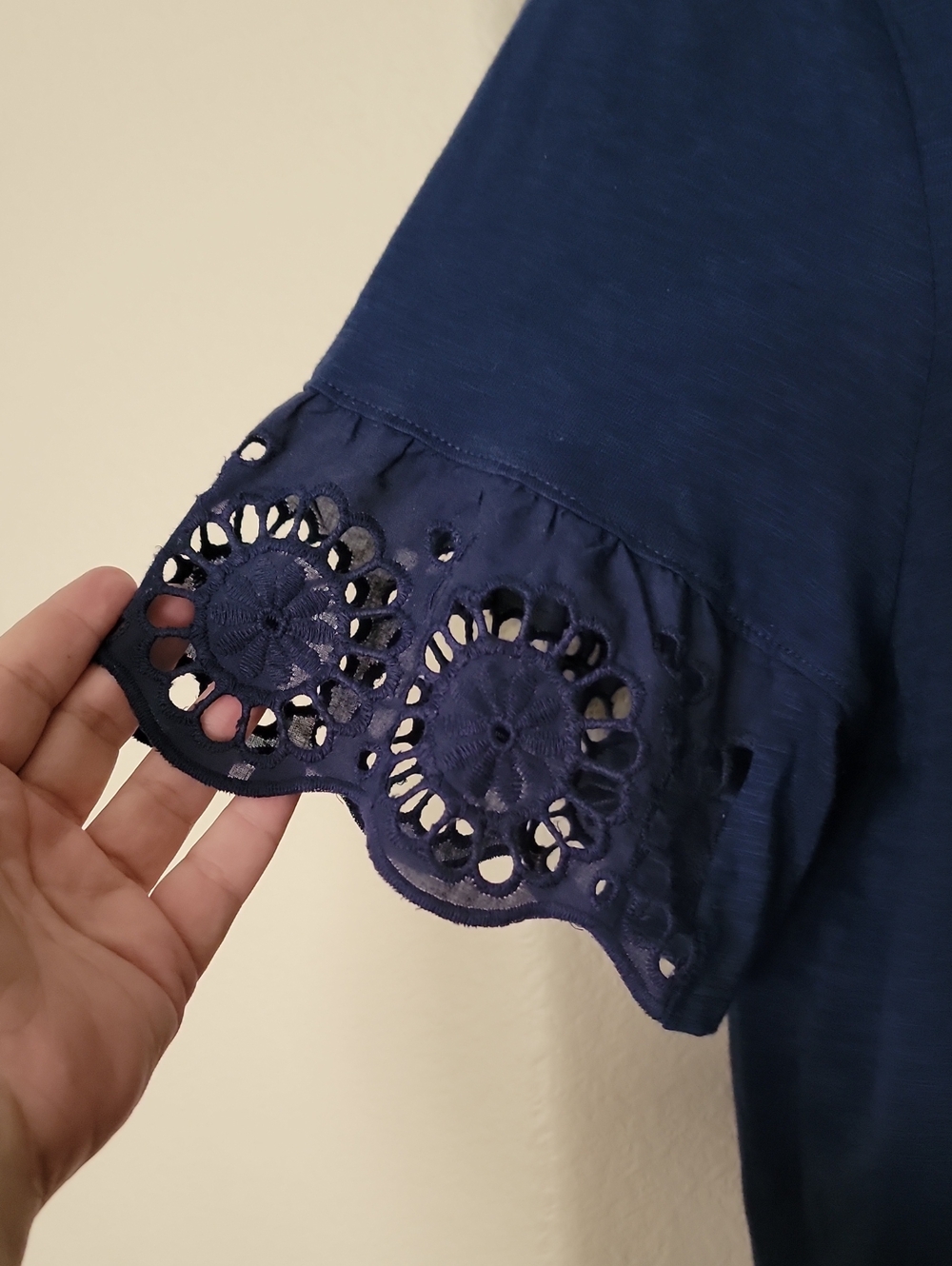 SONOMA Short Sleeve Embroidered Sleeve Top Navy Blue Size XL NWT - Picture 2 of 9